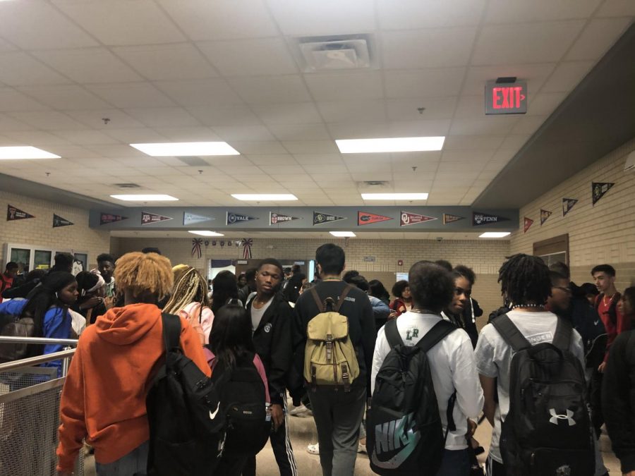 Students crowd the 2nd floor to get to their eighth period class.